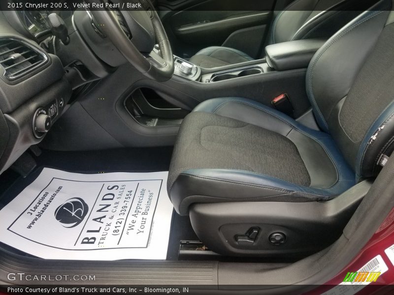 Velvet Red Pearl / Black 2015 Chrysler 200 S