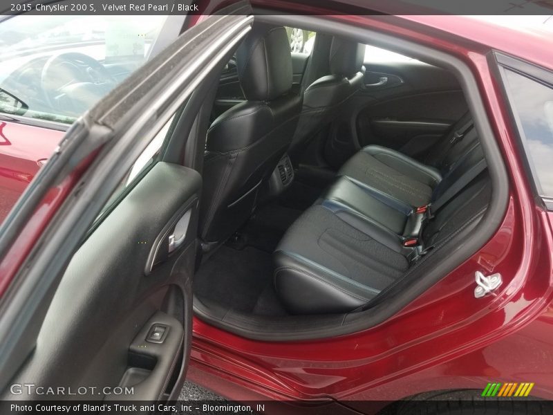 Velvet Red Pearl / Black 2015 Chrysler 200 S