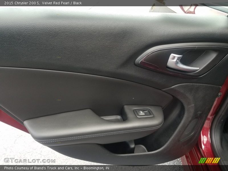 Velvet Red Pearl / Black 2015 Chrysler 200 S