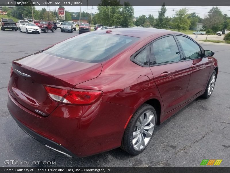Velvet Red Pearl / Black 2015 Chrysler 200 S