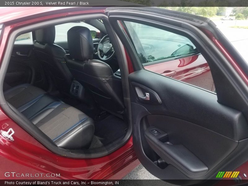 Velvet Red Pearl / Black 2015 Chrysler 200 S