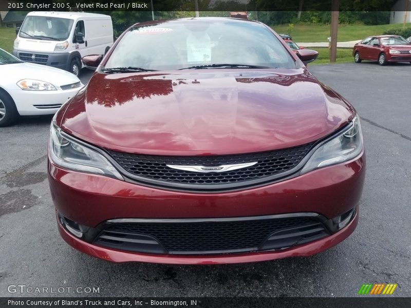 Velvet Red Pearl / Black 2015 Chrysler 200 S