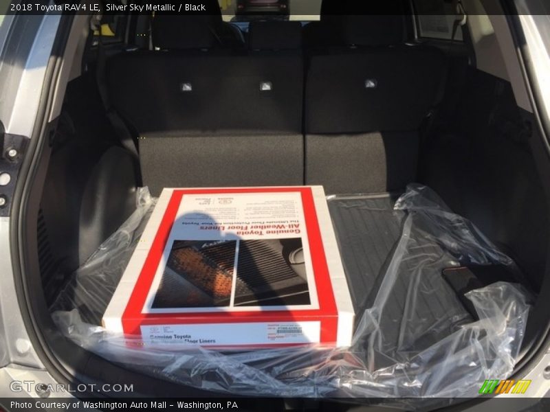 Silver Sky Metallic / Black 2018 Toyota RAV4 LE
