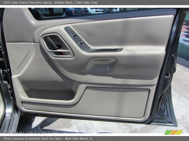 Brilliant Black / Dark Slate Gray 2003 Jeep Grand Cherokee Laredo