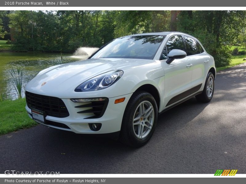 White / Black 2018 Porsche Macan