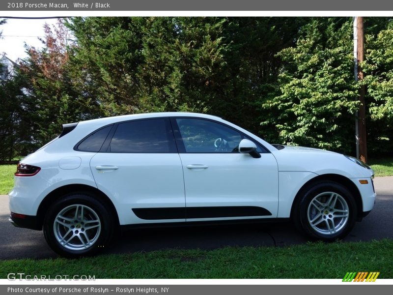 White / Black 2018 Porsche Macan