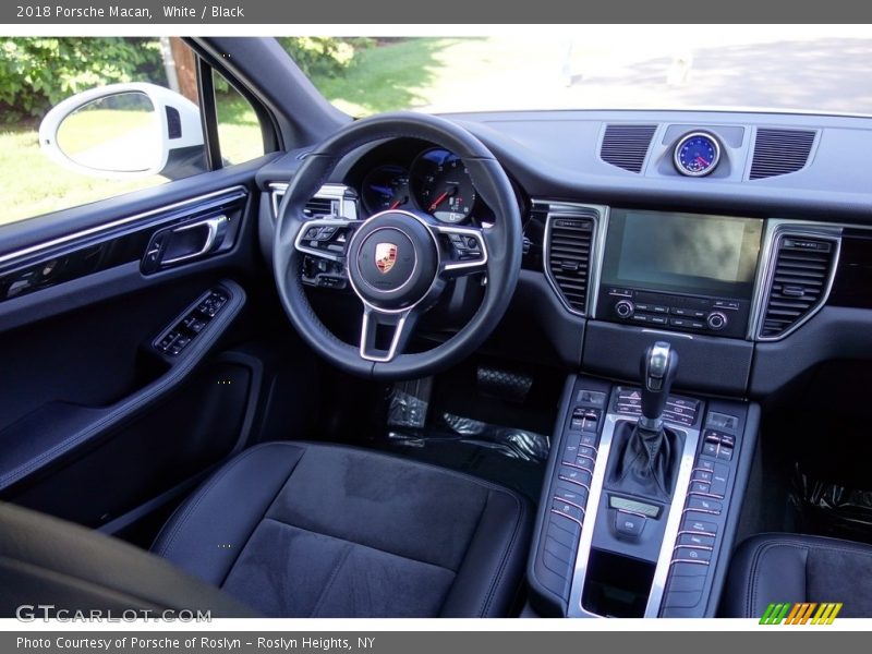 White / Black 2018 Porsche Macan