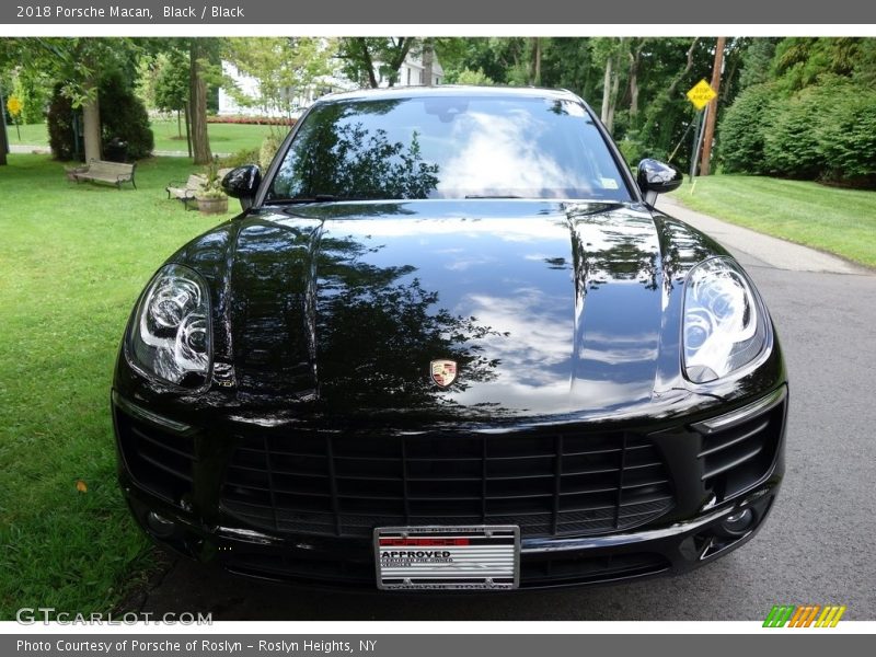 Black / Black 2018 Porsche Macan
