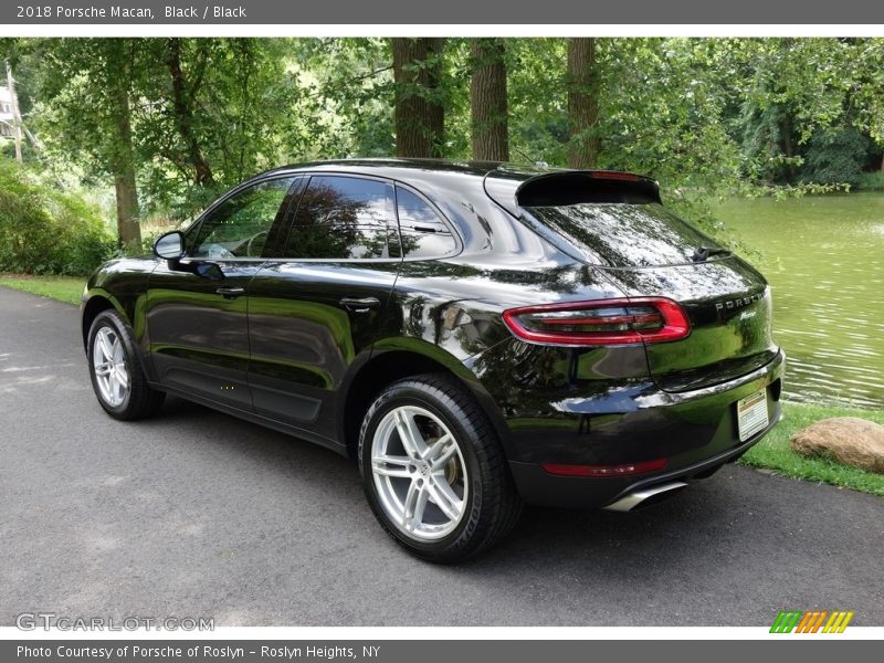 Black / Black 2018 Porsche Macan