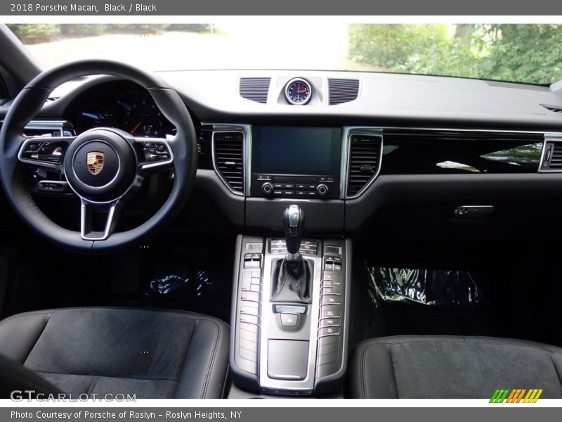 Black / Black 2018 Porsche Macan