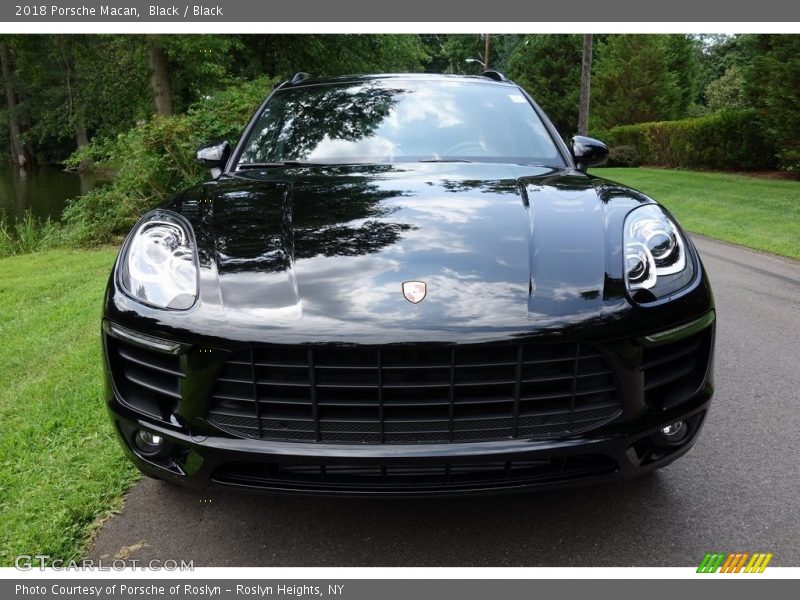 Black / Black 2018 Porsche Macan