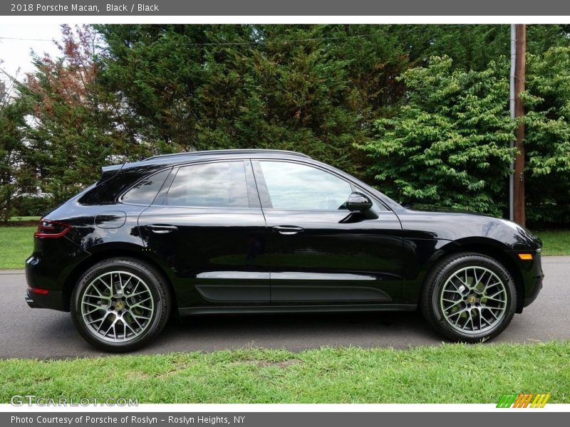 Black / Black 2018 Porsche Macan