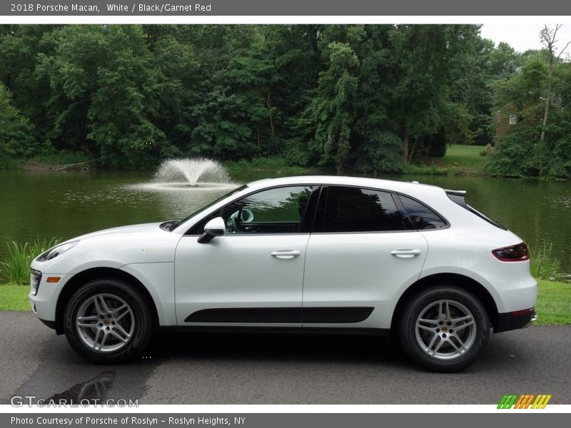 White / Black/Garnet Red 2018 Porsche Macan