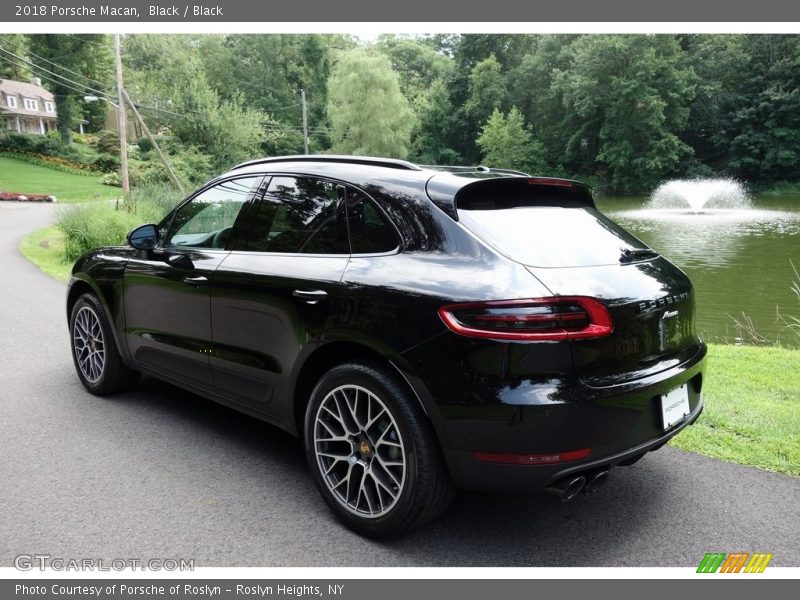 Black / Black 2018 Porsche Macan