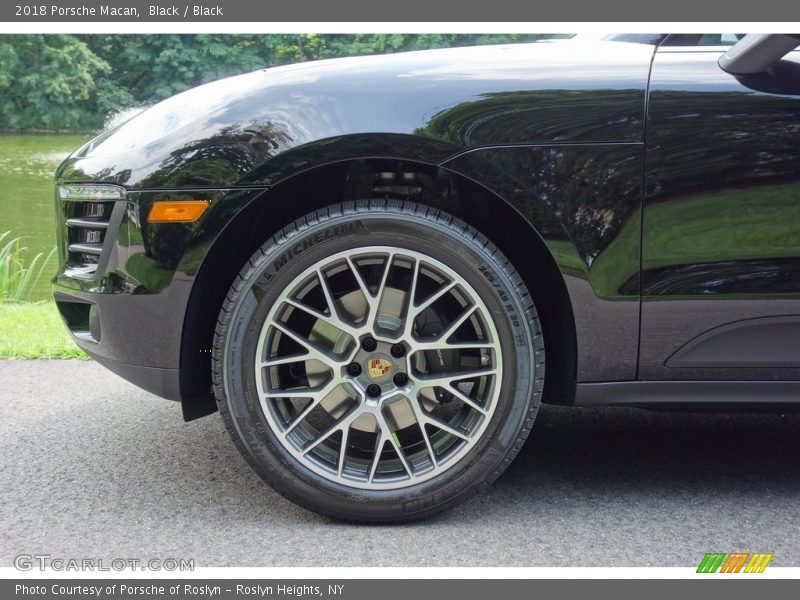 Black / Black 2018 Porsche Macan
