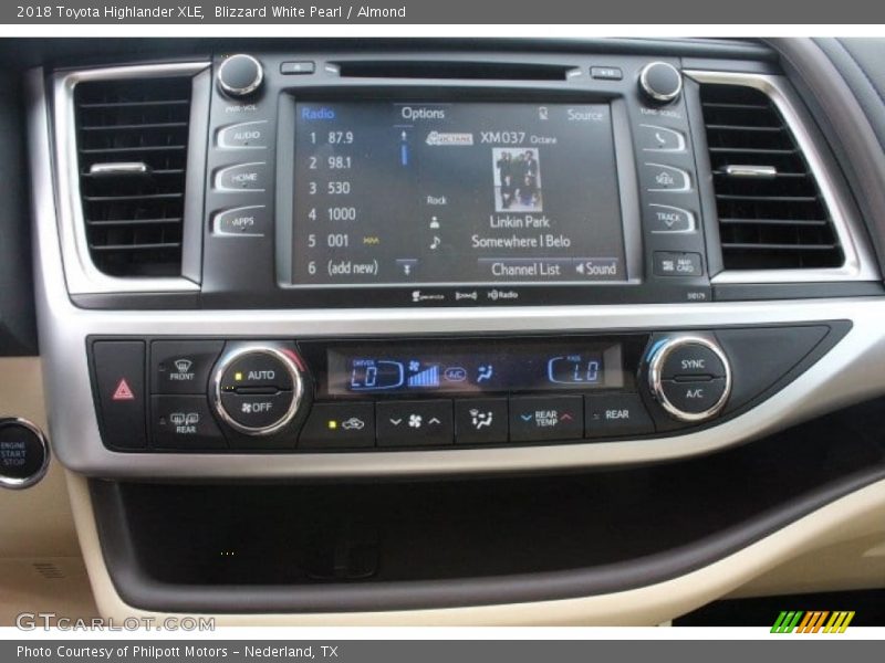 Blizzard White Pearl / Almond 2018 Toyota Highlander XLE