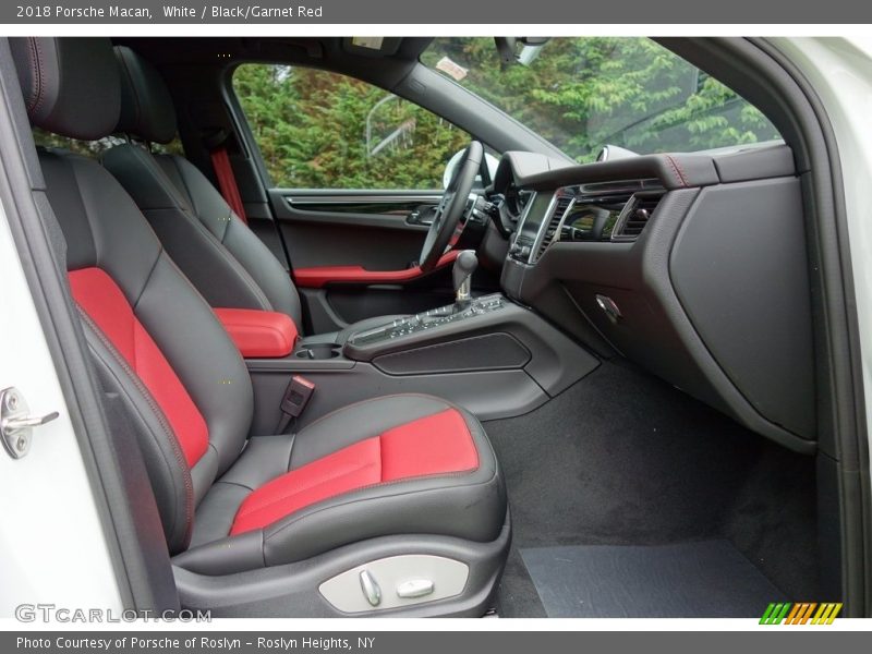 White / Black/Garnet Red 2018 Porsche Macan