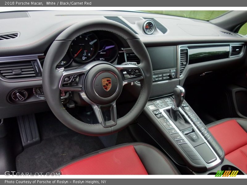 White / Black/Garnet Red 2018 Porsche Macan