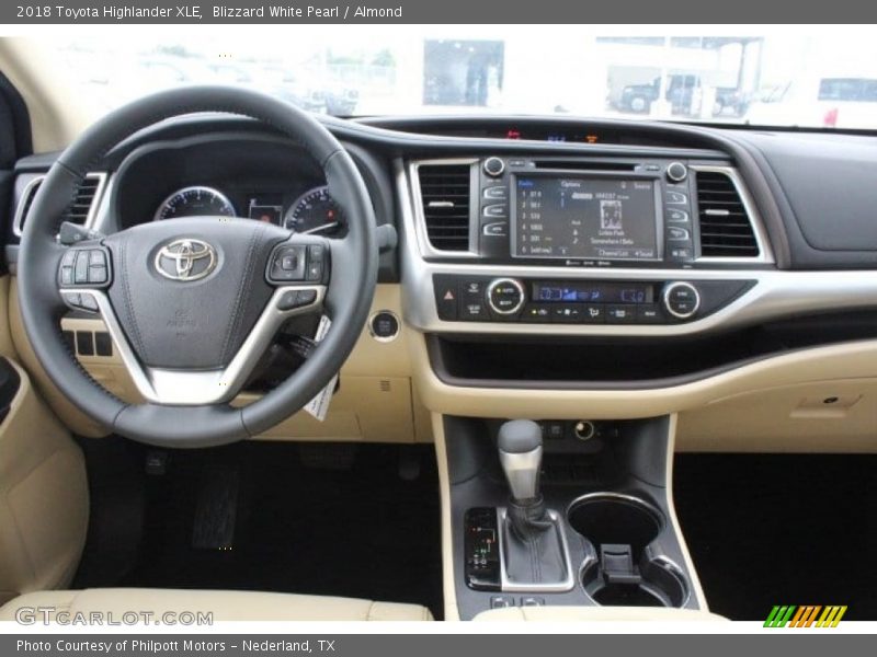 Blizzard White Pearl / Almond 2018 Toyota Highlander XLE