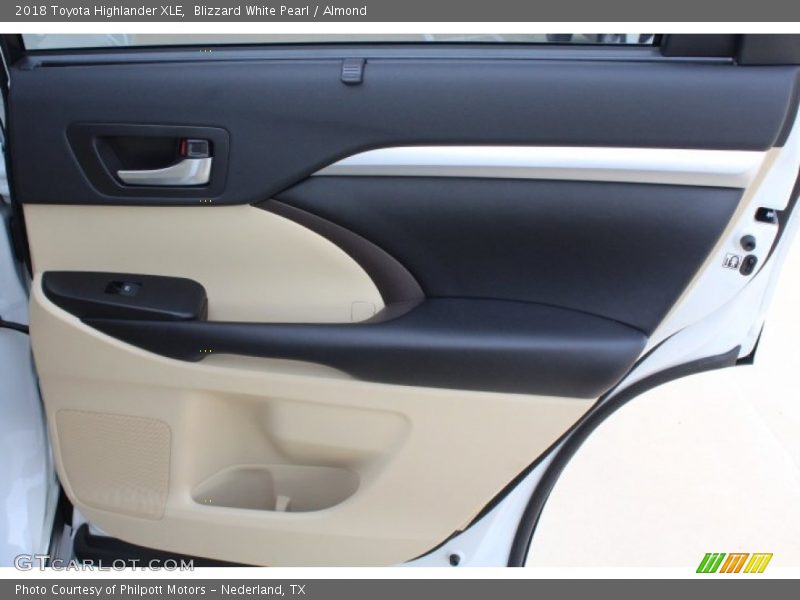 Blizzard White Pearl / Almond 2018 Toyota Highlander XLE
