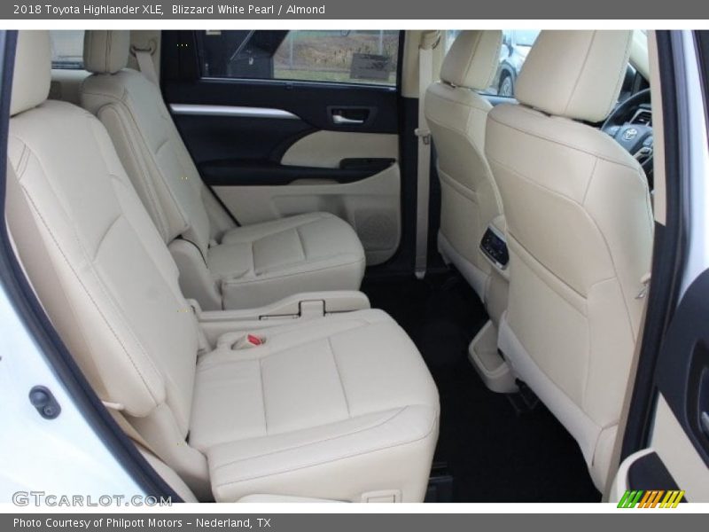 Blizzard White Pearl / Almond 2018 Toyota Highlander XLE