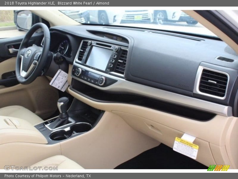 Blizzard White Pearl / Almond 2018 Toyota Highlander XLE
