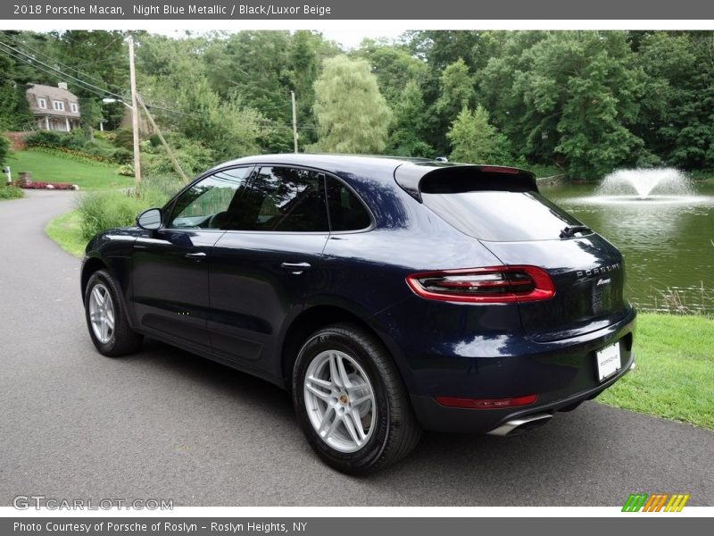 Night Blue Metallic / Black/Luxor Beige 2018 Porsche Macan