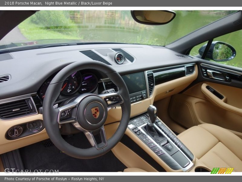 Night Blue Metallic / Black/Luxor Beige 2018 Porsche Macan