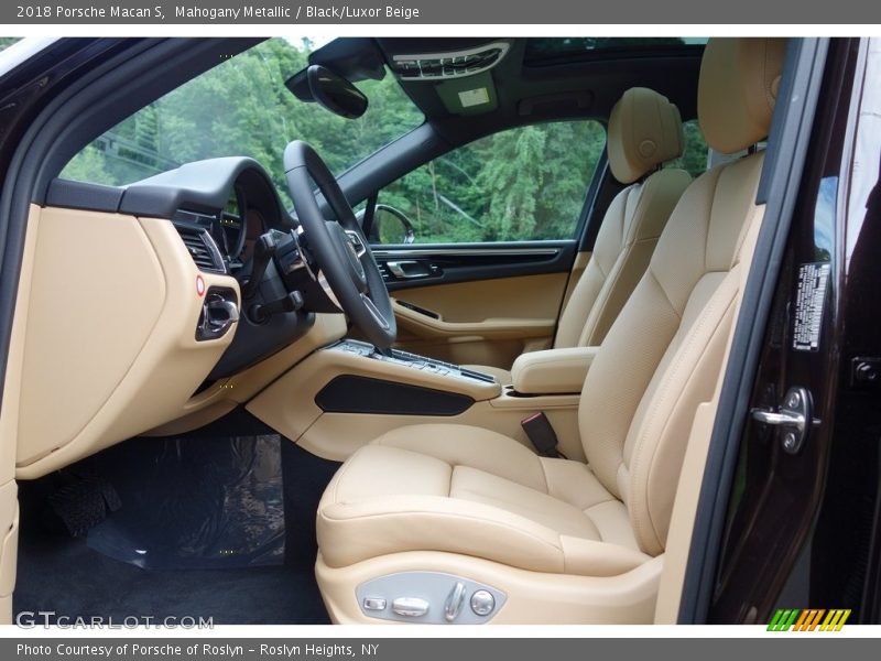 Front Seat of 2018 Macan S