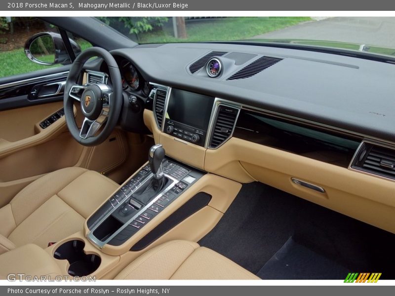 Mahogany Metallic / Black/Luxor Beige 2018 Porsche Macan S