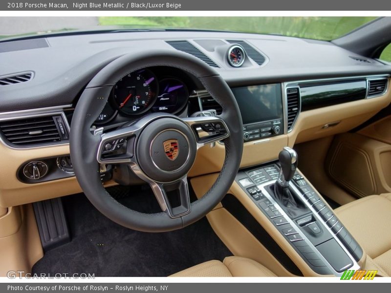 Night Blue Metallic / Black/Luxor Beige 2018 Porsche Macan