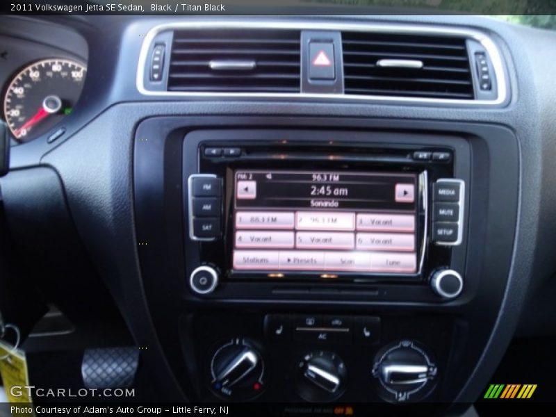 Black / Titan Black 2011 Volkswagen Jetta SE Sedan