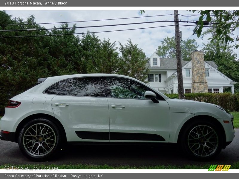 White / Black 2018 Porsche Macan