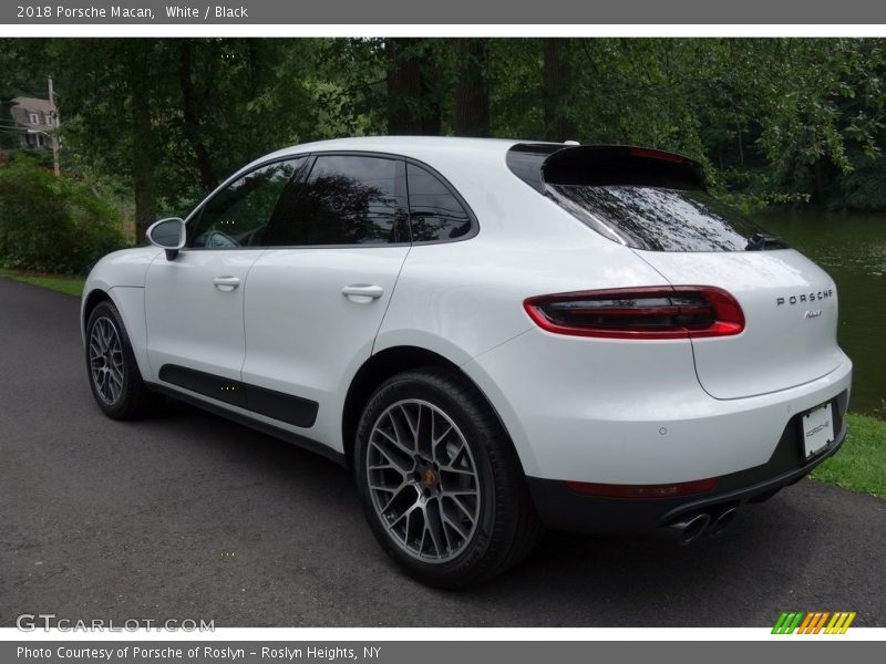 White / Black 2018 Porsche Macan