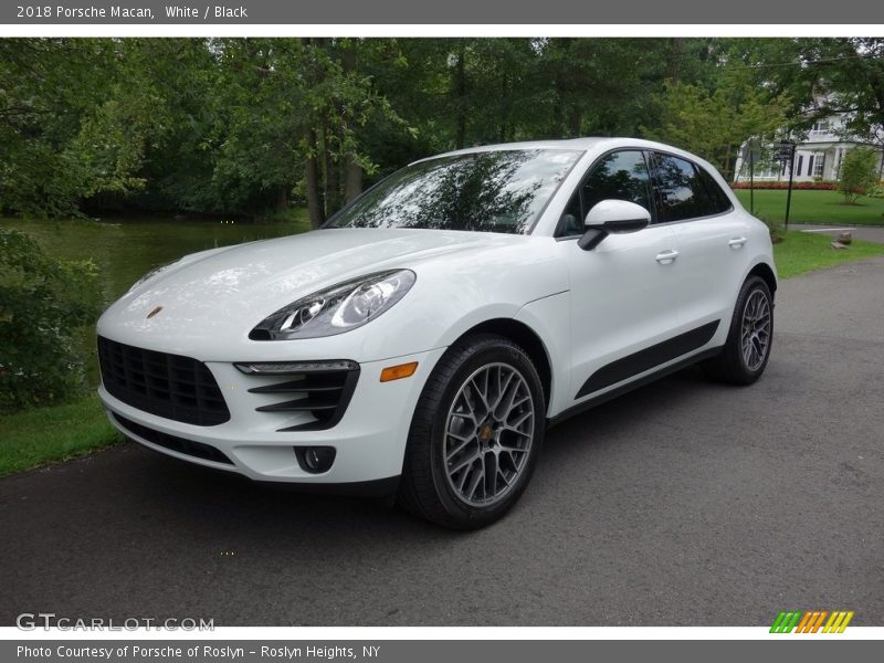 White / Black 2018 Porsche Macan