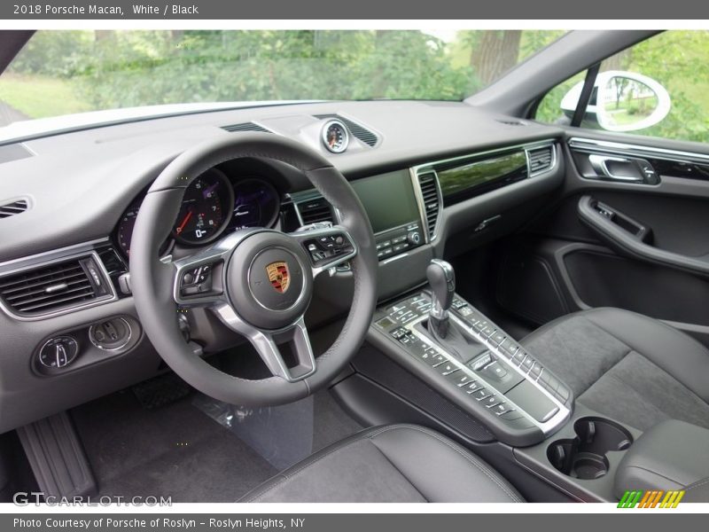 White / Black 2018 Porsche Macan