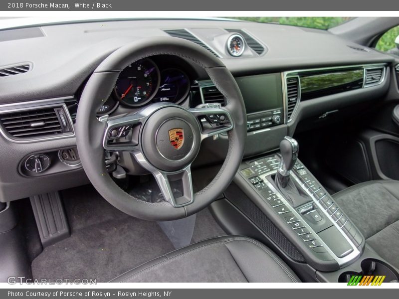 White / Black 2018 Porsche Macan