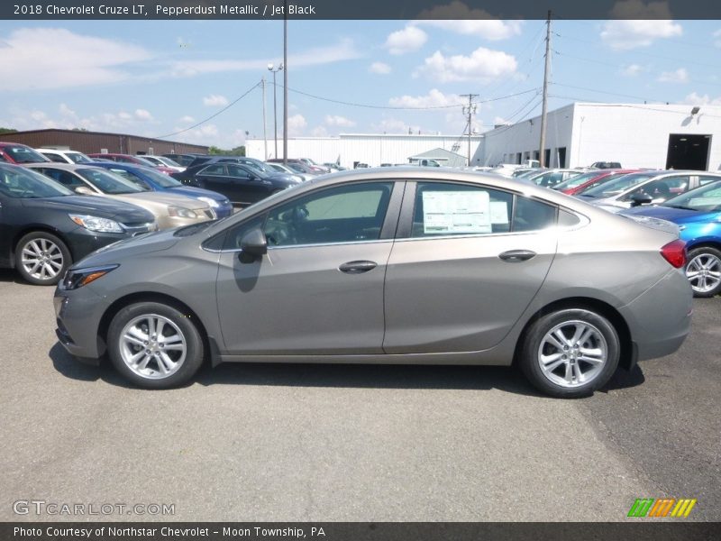 Pepperdust Metallic / Jet Black 2018 Chevrolet Cruze LT