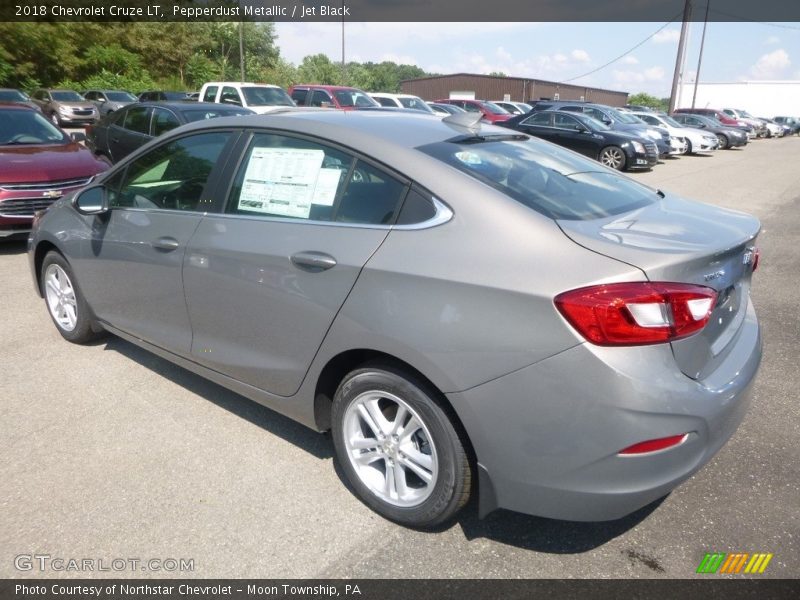 Pepperdust Metallic / Jet Black 2018 Chevrolet Cruze LT
