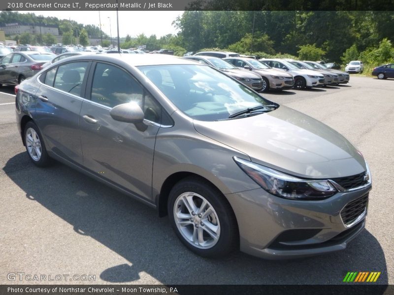 Pepperdust Metallic / Jet Black 2018 Chevrolet Cruze LT