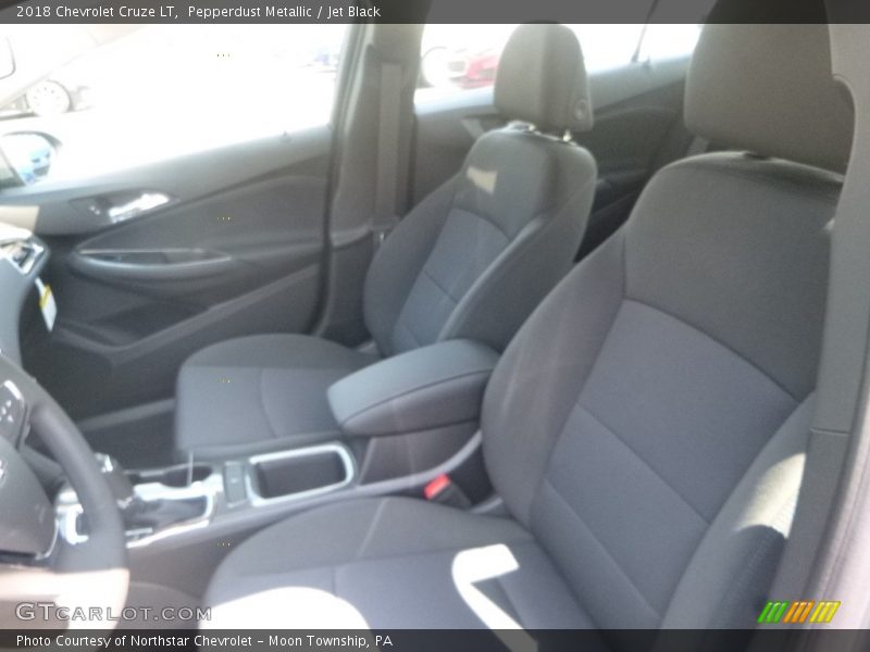 Pepperdust Metallic / Jet Black 2018 Chevrolet Cruze LT