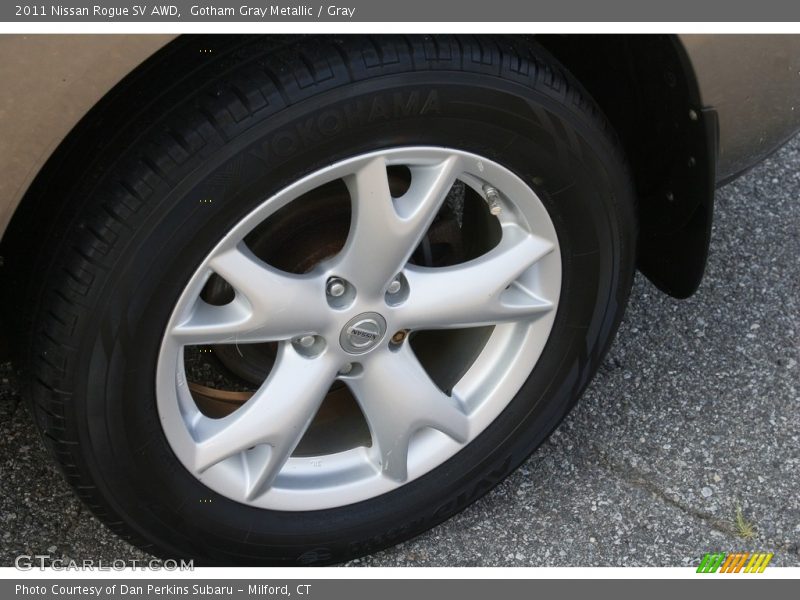 Gotham Gray Metallic / Gray 2011 Nissan Rogue SV AWD