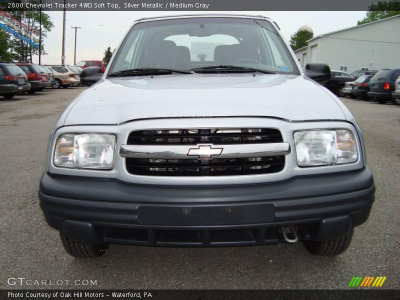 Silver Metallic / Medium Gray 2000 Chevrolet Tracker 4WD Soft Top