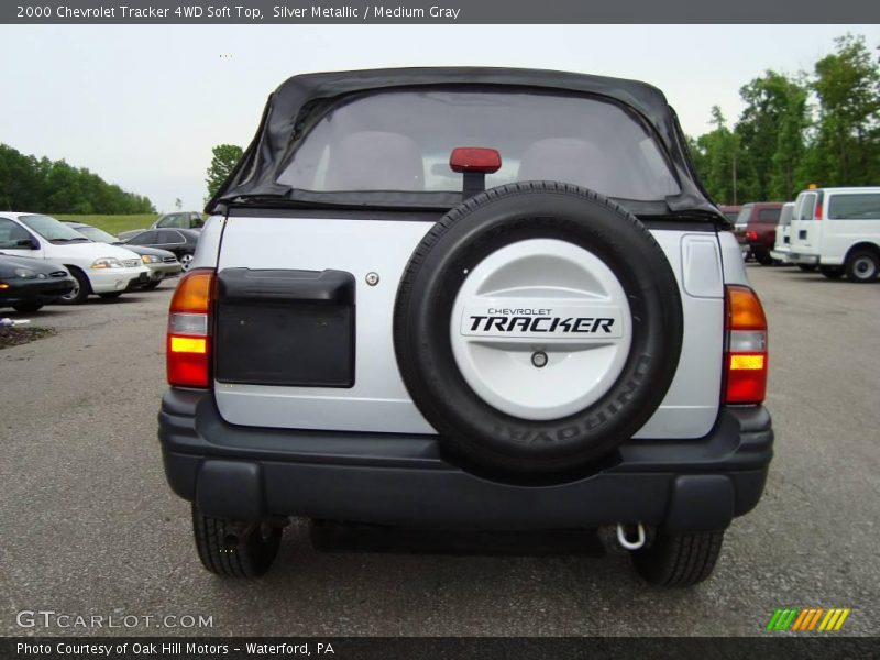 Silver Metallic / Medium Gray 2000 Chevrolet Tracker 4WD Soft Top