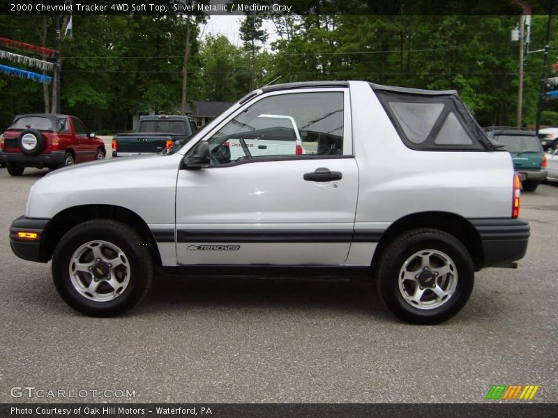 Silver Metallic / Medium Gray 2000 Chevrolet Tracker 4WD Soft Top