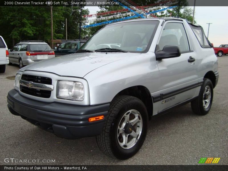 Silver Metallic / Medium Gray 2000 Chevrolet Tracker 4WD Soft Top