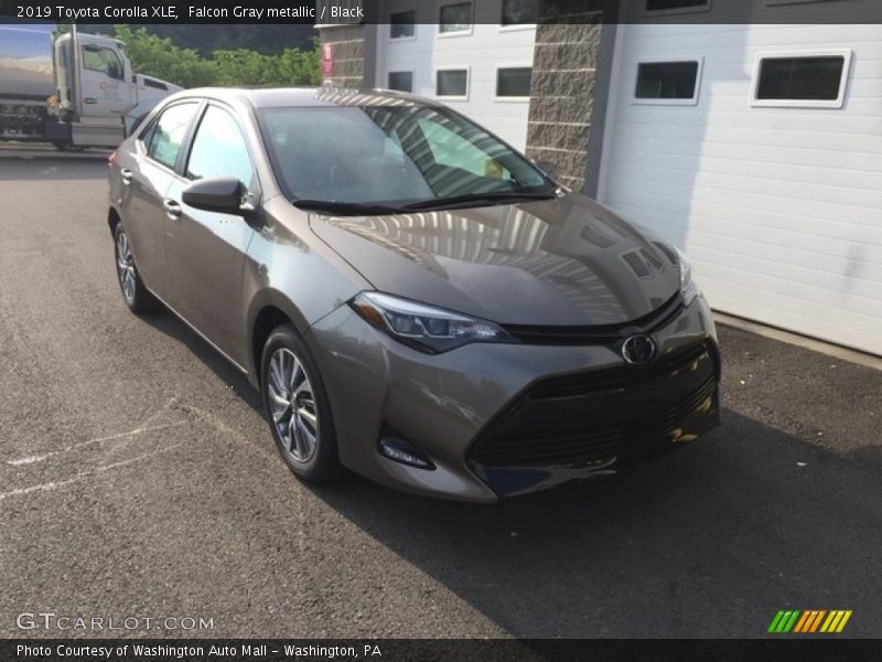 Falcon Gray metallic / Black 2019 Toyota Corolla XLE