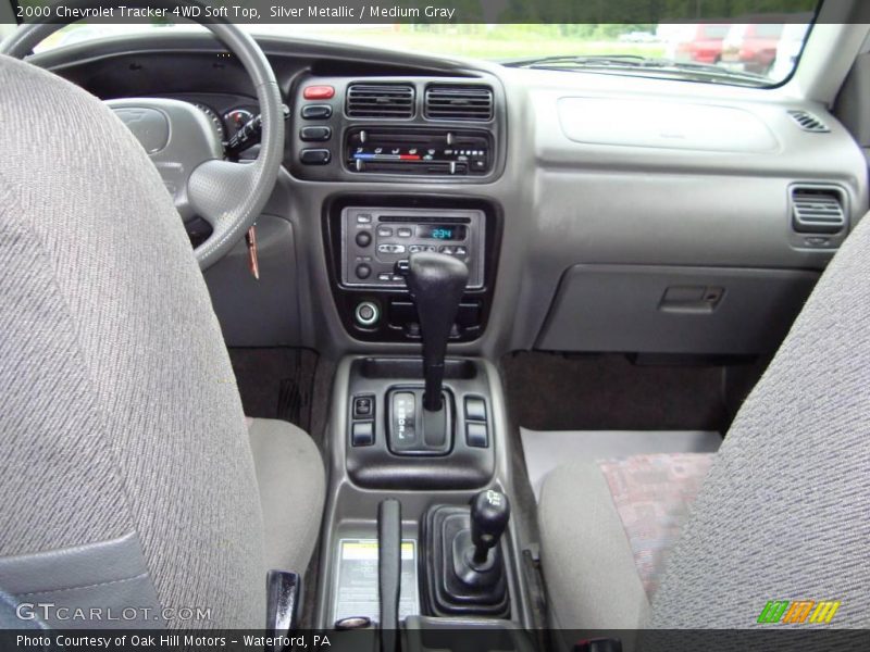 Silver Metallic / Medium Gray 2000 Chevrolet Tracker 4WD Soft Top