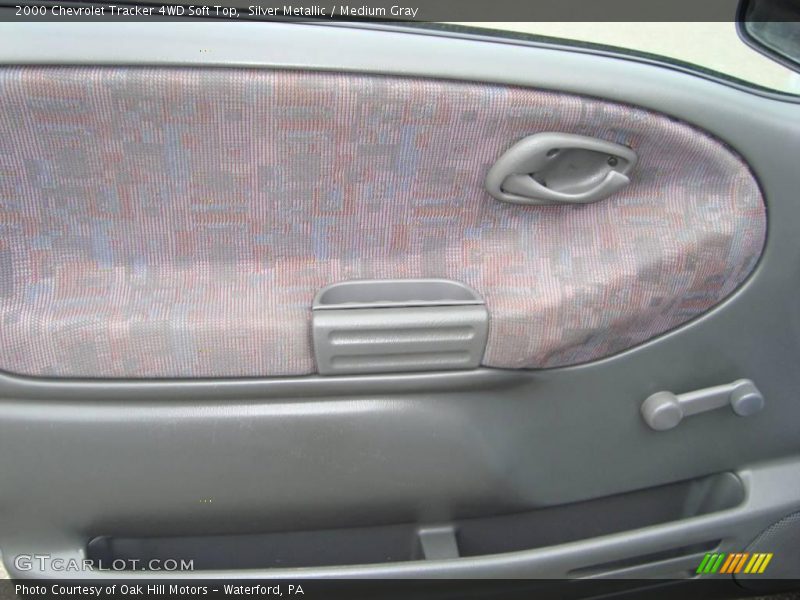 Silver Metallic / Medium Gray 2000 Chevrolet Tracker 4WD Soft Top