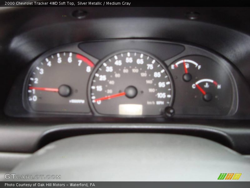 Silver Metallic / Medium Gray 2000 Chevrolet Tracker 4WD Soft Top